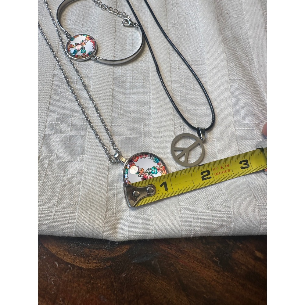 Floral Peace Sign Jewelry Set Silver Tone Necklace Bracelet Earrings 4pc Boho - Picture 7 of 9